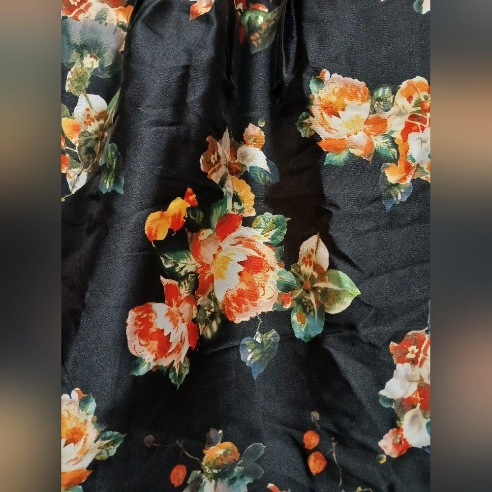 LARA Beautiful Women's Large Floral Skirt New - Picture 2 of 6